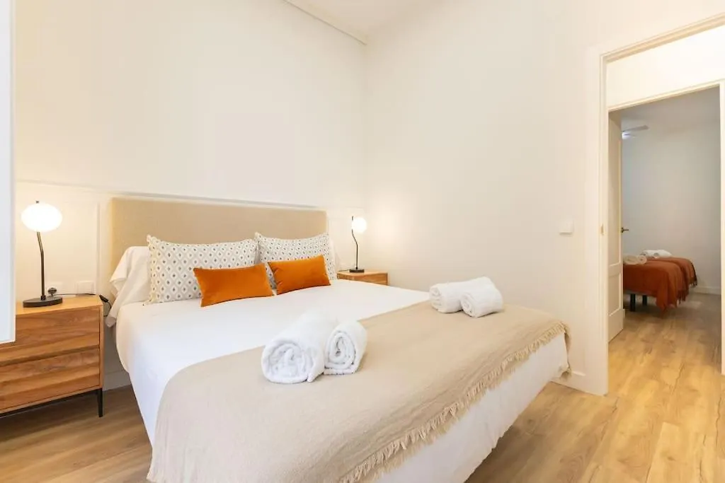 Juan De La Encina Central Suite Seville 0*,